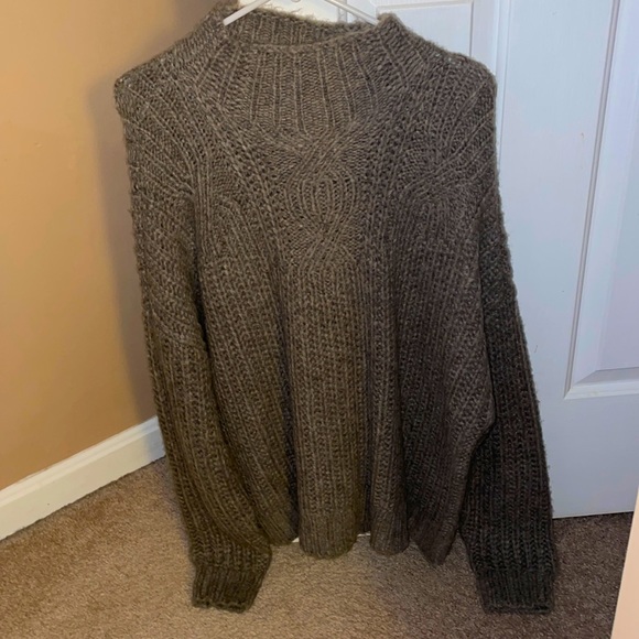 AERIE Chunky Knit Slouchy Sweater - L - Picture 2 of 2